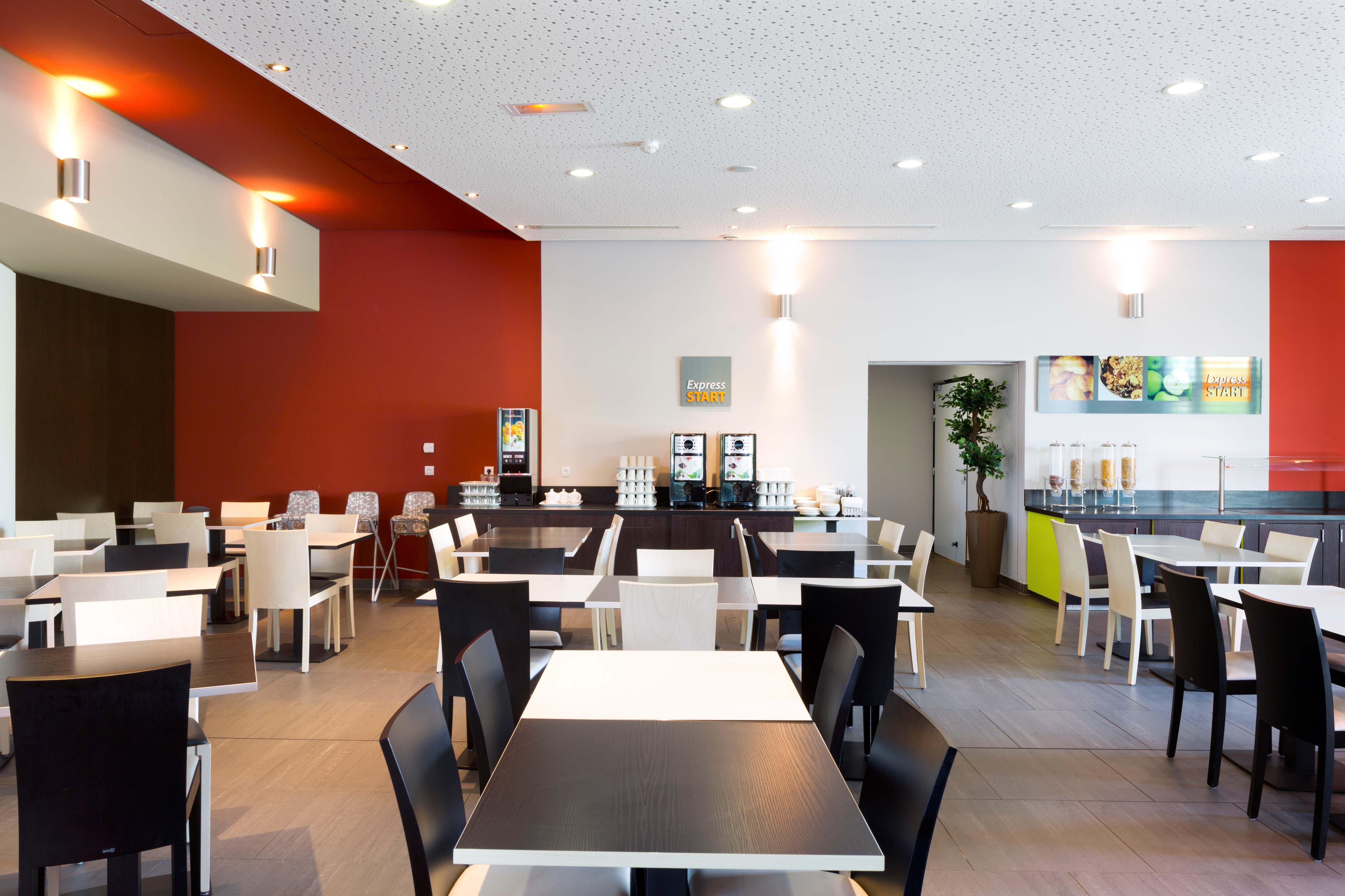 Hotel Express - Odysseum By Ihg